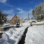 Horizon Aubrac B&B 라귀올르